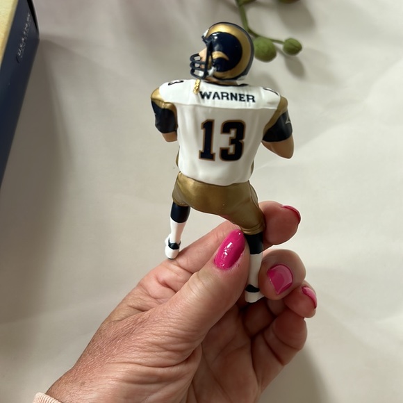 Hallmark Keepsake Ornament Collector’s Series Kurt Warner Football Legends - Picture 4 of 7
